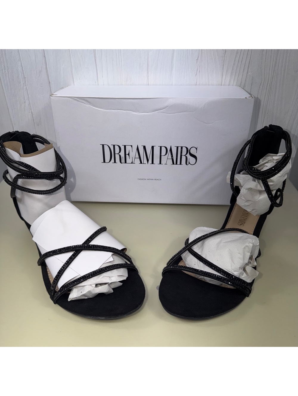 Dream Pairs Weitz Black Rhinestone Sandals Size 10 NIB